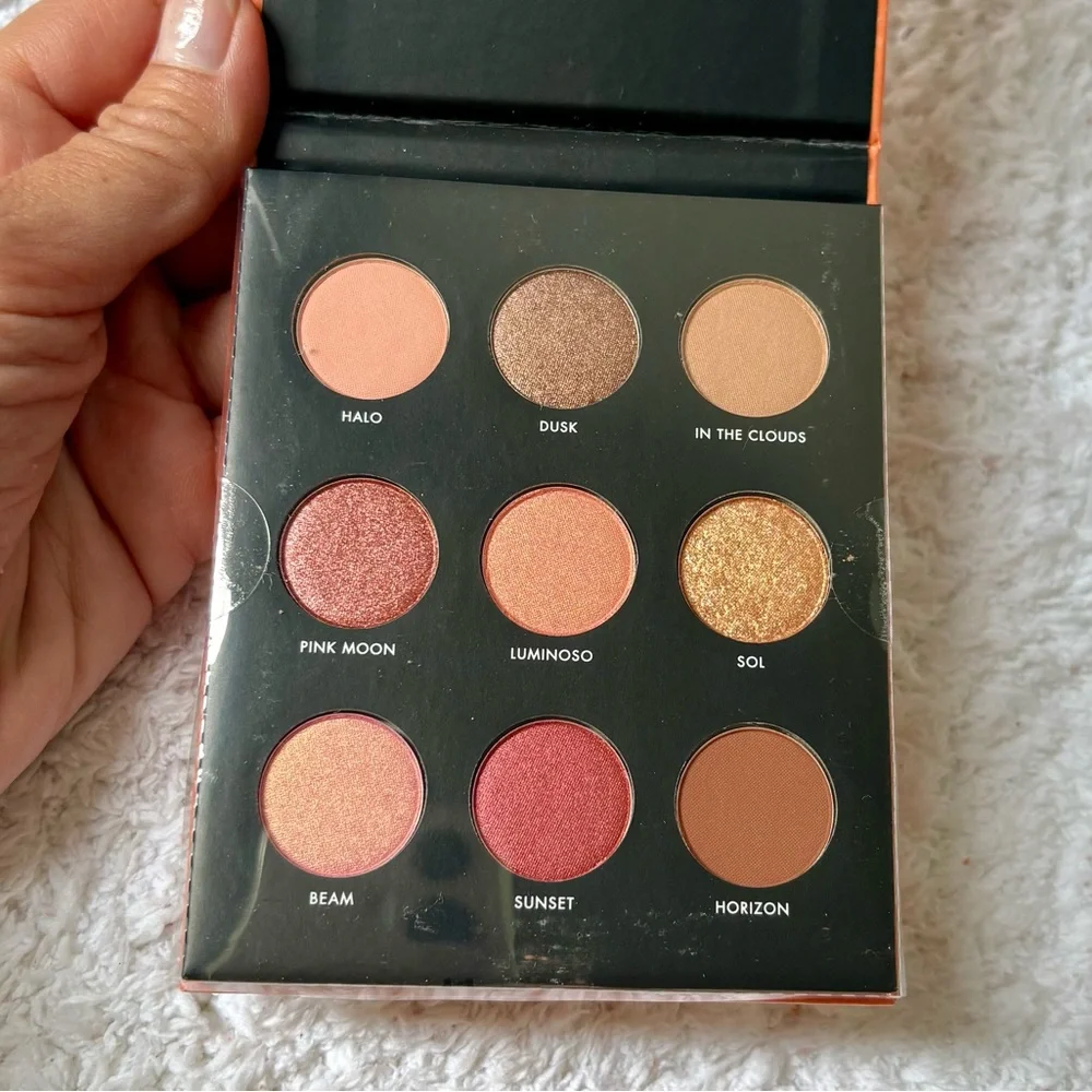 Milani Luminoso Eyeshadow Palette